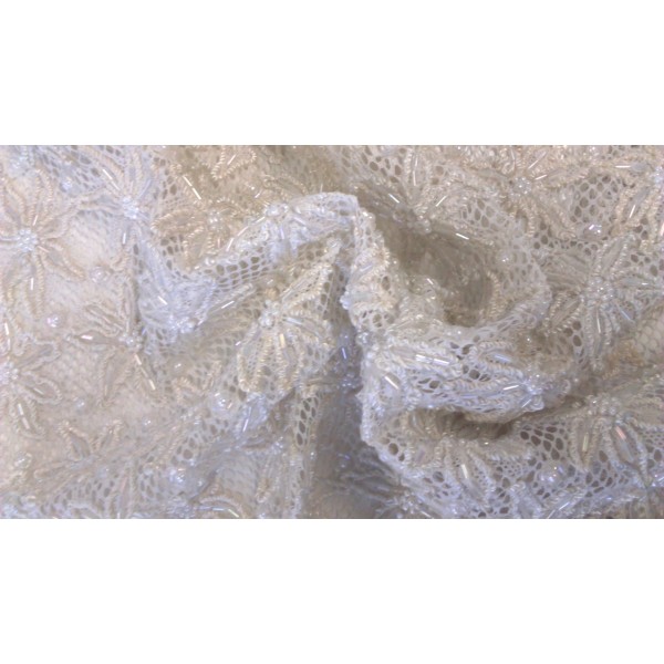 Dentelle rebrodée